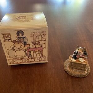 Wee Forest Folk "A Busy Day" Mouse Figurine with Box Petersen 1992